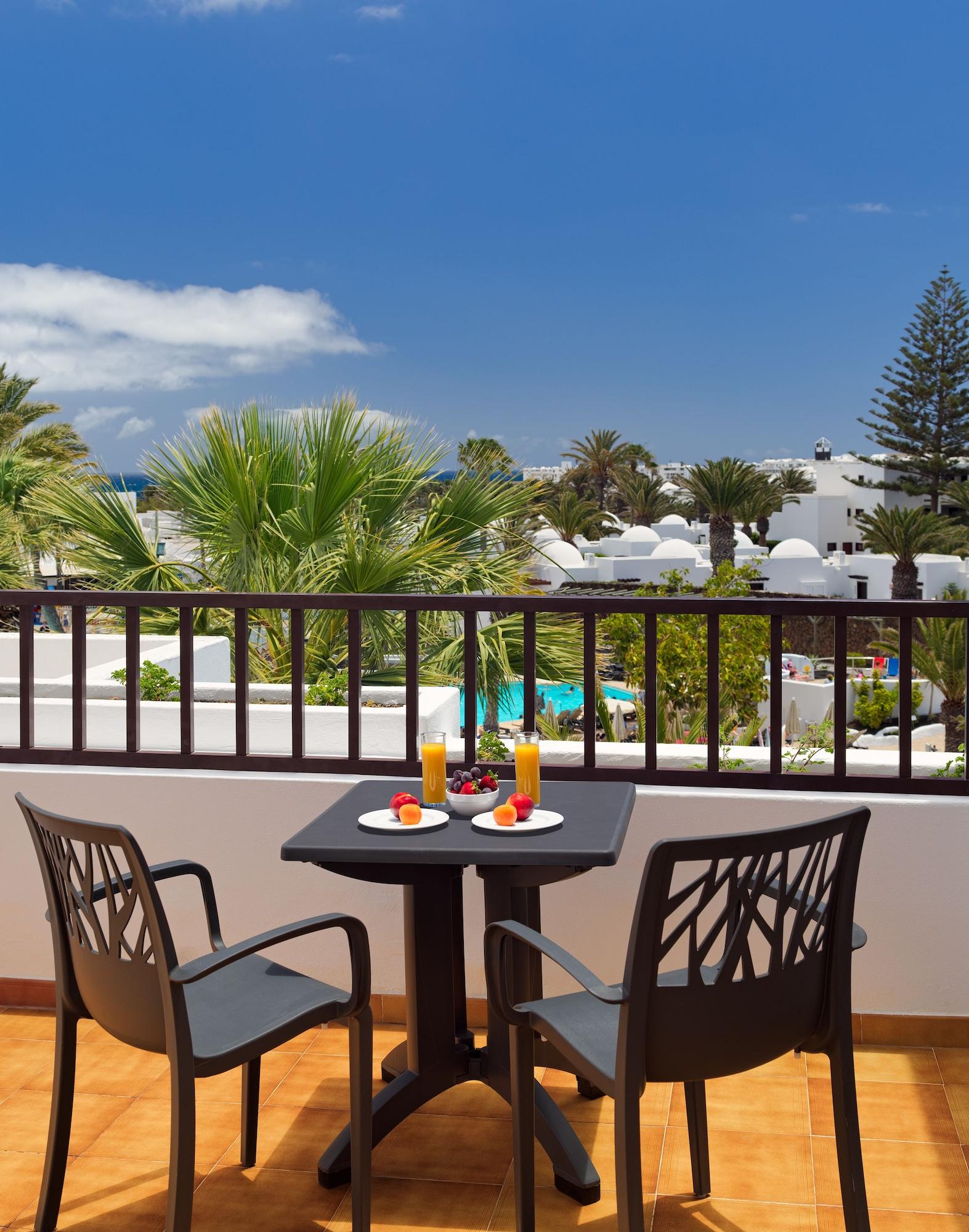 H10 Suites Lanzarote Gardens Costa Teguise Ngoại thất bức ảnh