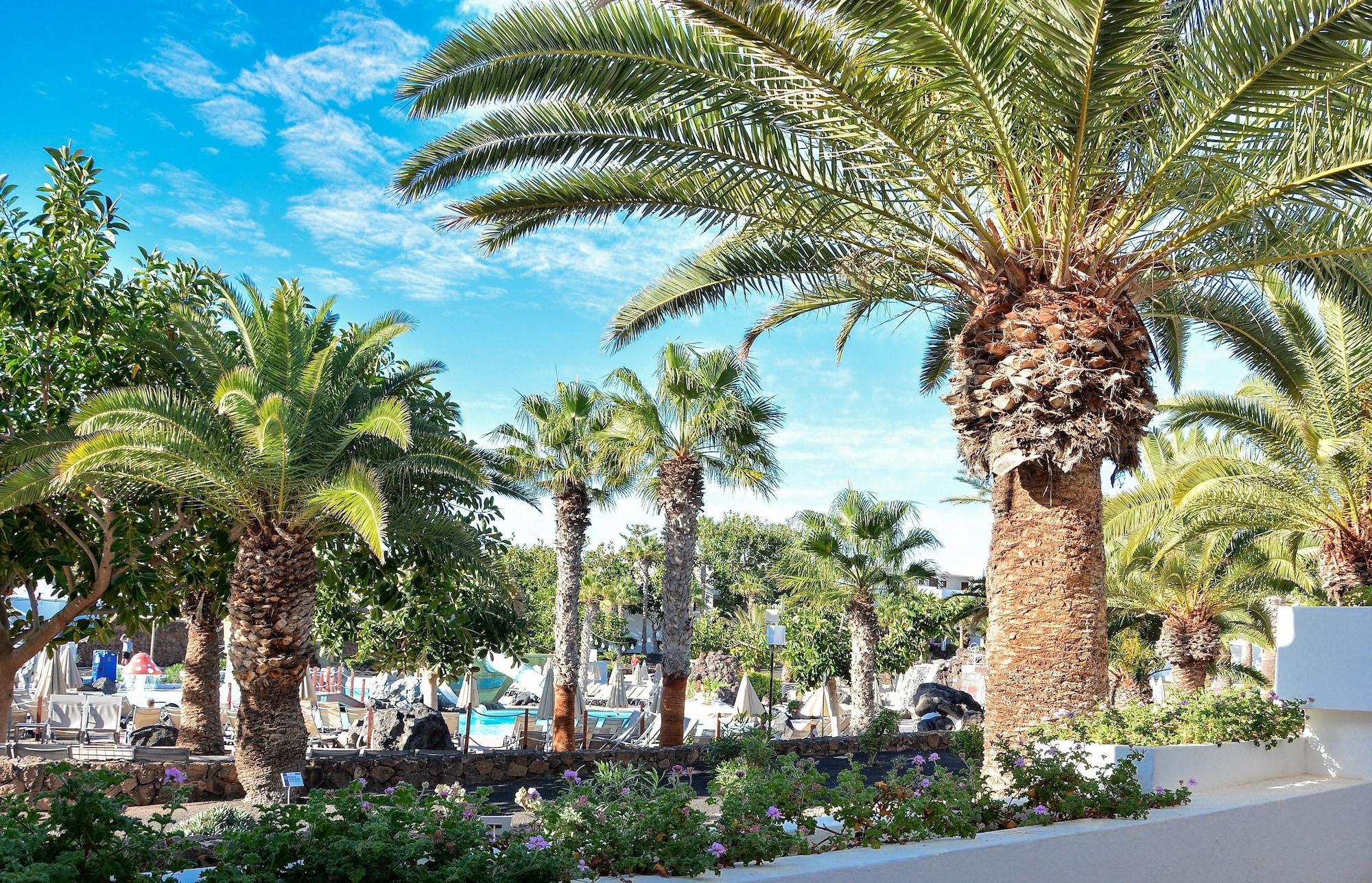 H10 Suites Lanzarote Gardens Costa Teguise Ngoại thất bức ảnh