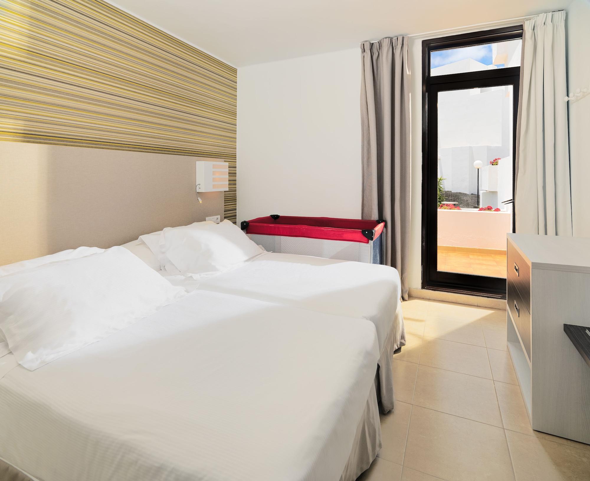H10 Suites Lanzarote Gardens Costa Teguise Ngoại thất bức ảnh