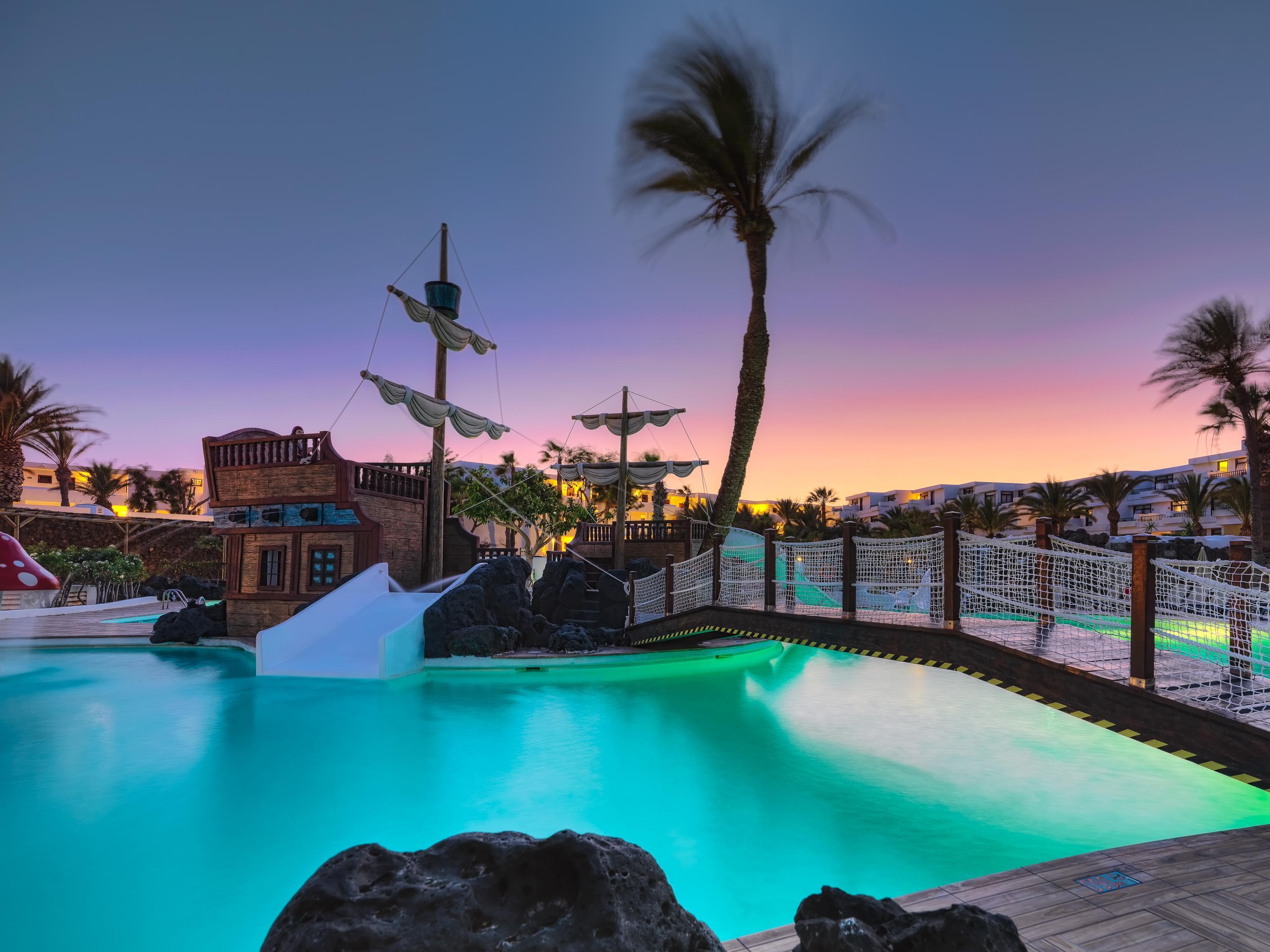 H10 Suites Lanzarote Gardens Costa Teguise Ngoại thất bức ảnh