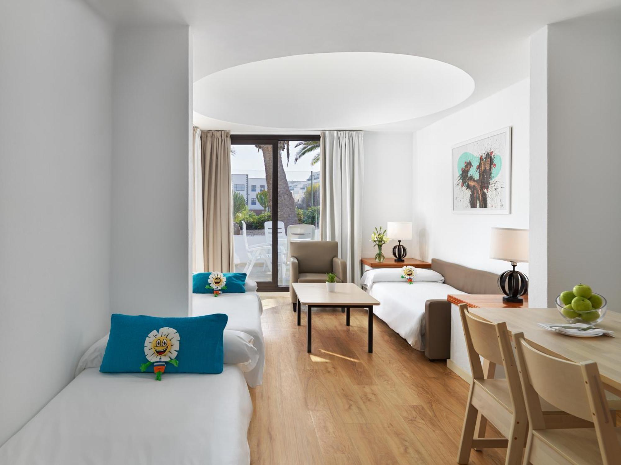 H10 Suites Lanzarote Gardens Costa Teguise Ngoại thất bức ảnh